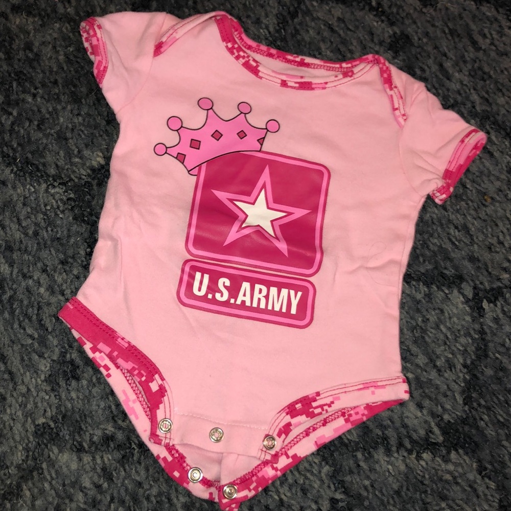 💓💓 U.S army onesie